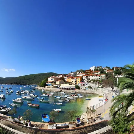 شقة Basanni لابين