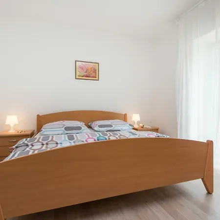 Basanni شقة لابين